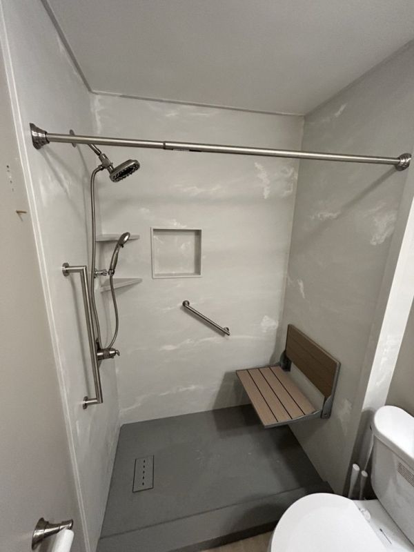 Shower Installation Features That Improve Water Efficiency